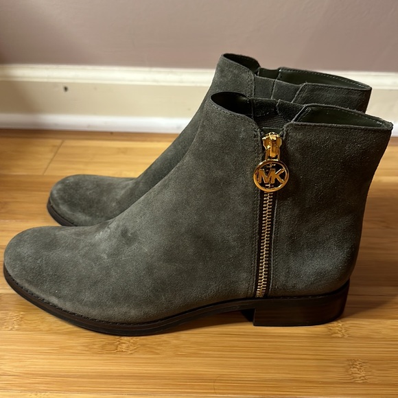 Michael Kors Green Suede Side Zipper Booties - Picture 1 of 7